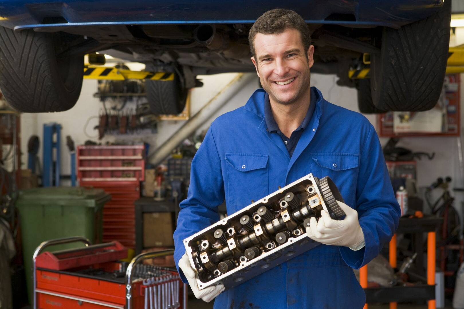 Lee & Thomas Auto Electrical & Battery World