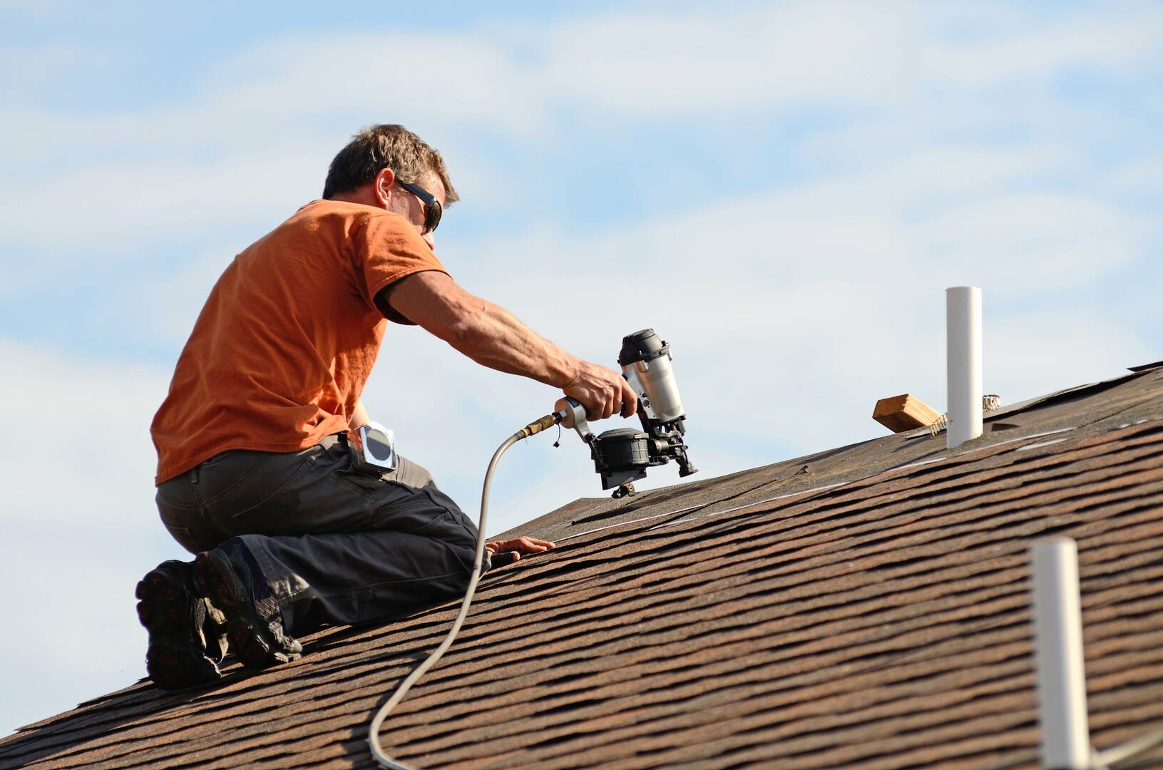 Leo Roofing & Construction